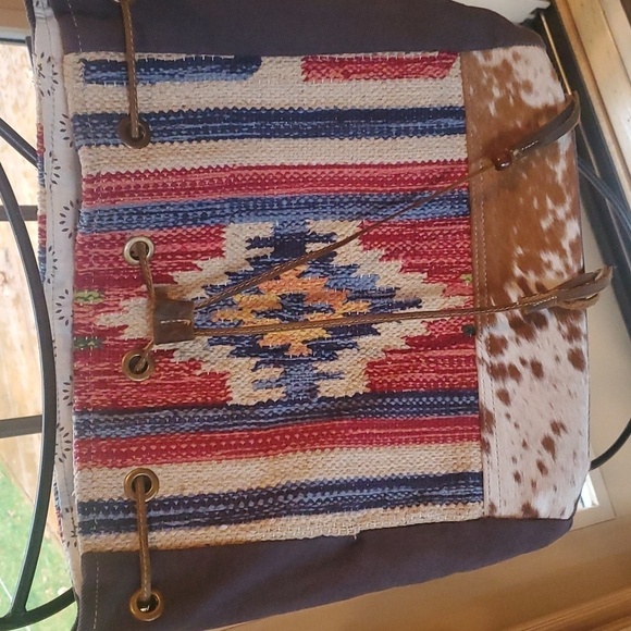 Myra Bag Southwest Leather CottonCarve Bucket Pockets Shoulder Bag NWOT - Picture 2 of 13